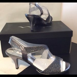 Nina Newark Gunmetal Gray 6M. Brand new in original box.